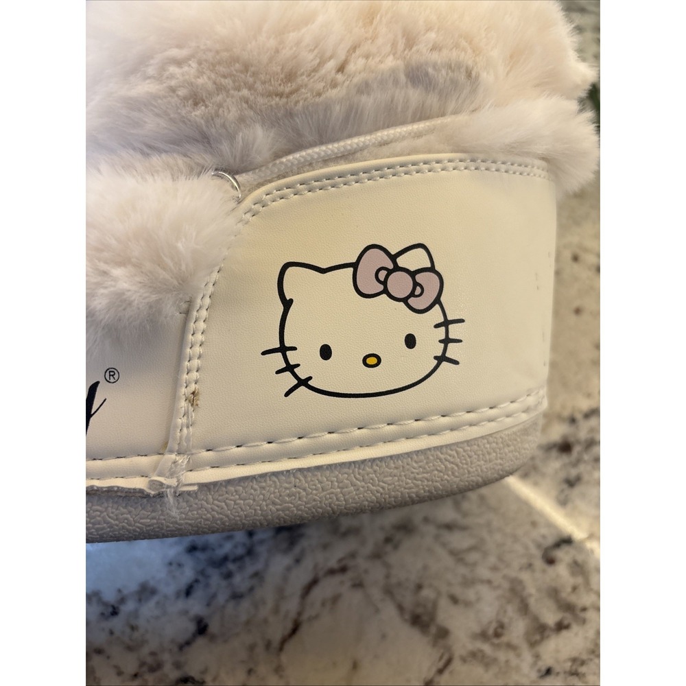 Forever21 Hello Kitty Boots Women's Size 8 White Fur Winter Boots pink Bow‎ - Picture 15 of 16